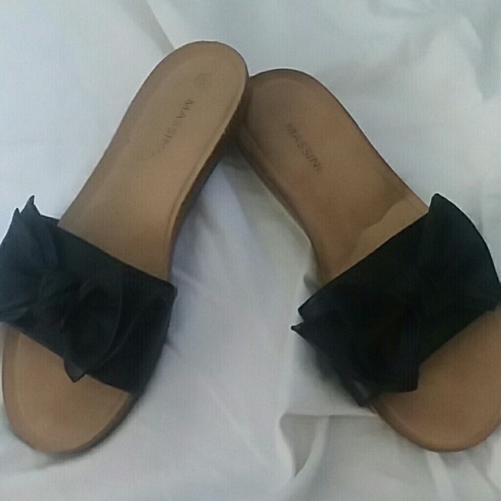 Size 8 Massini slip ons